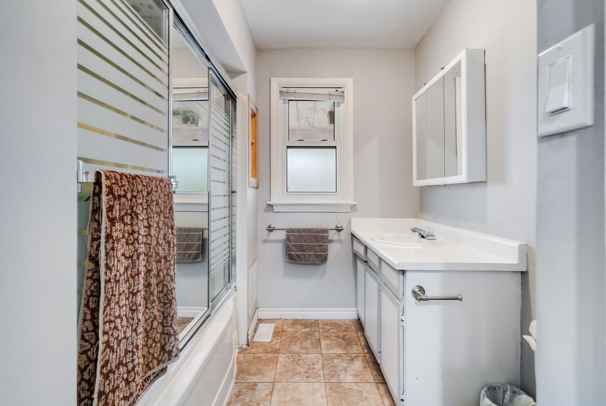 39 John Street 39 John Street Chatham-Kent