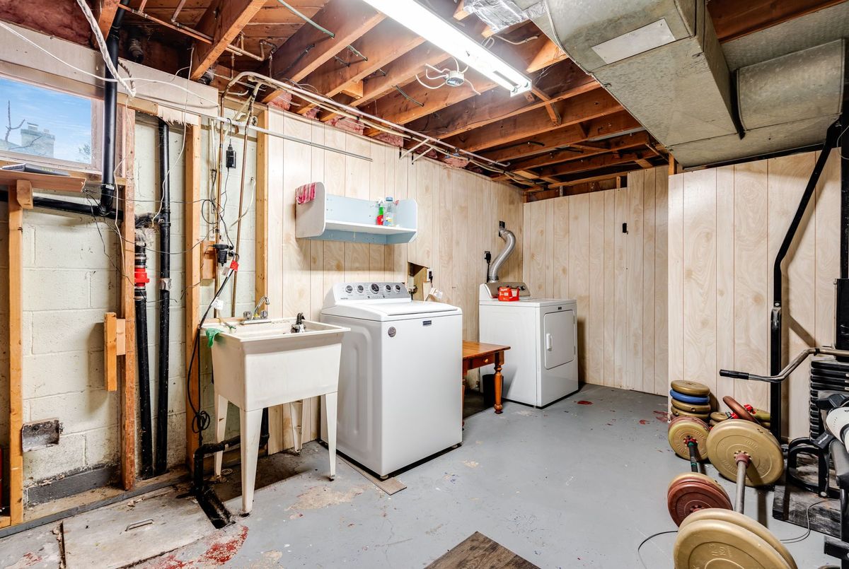 39 John Street 39 John Street Chatham-Kent