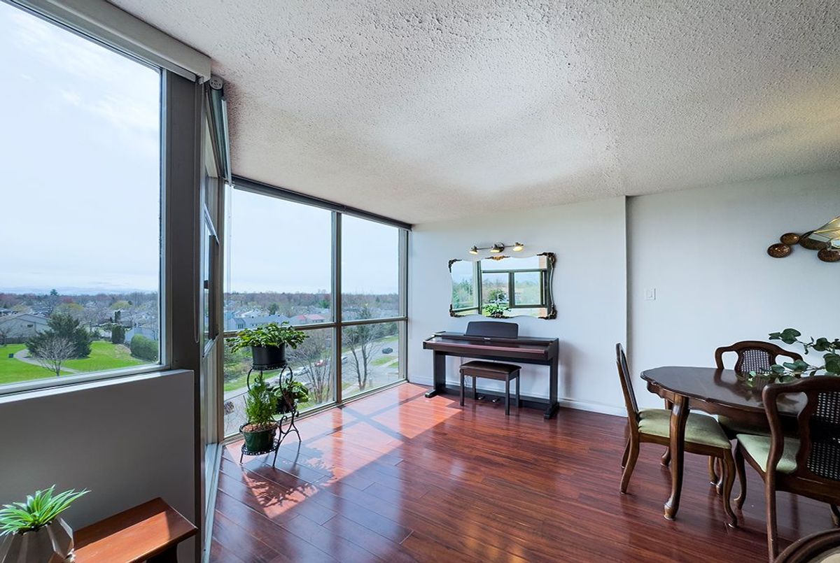 707-2760 Carousel Crescent 707-2760 Carousel Crescent Blossom Park - Airport and Area