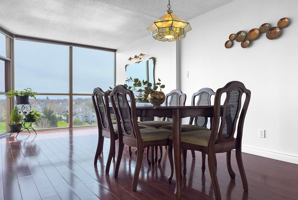 707-2760 Carousel Crescent 707-2760 Carousel Crescent Blossom Park - Airport and Area