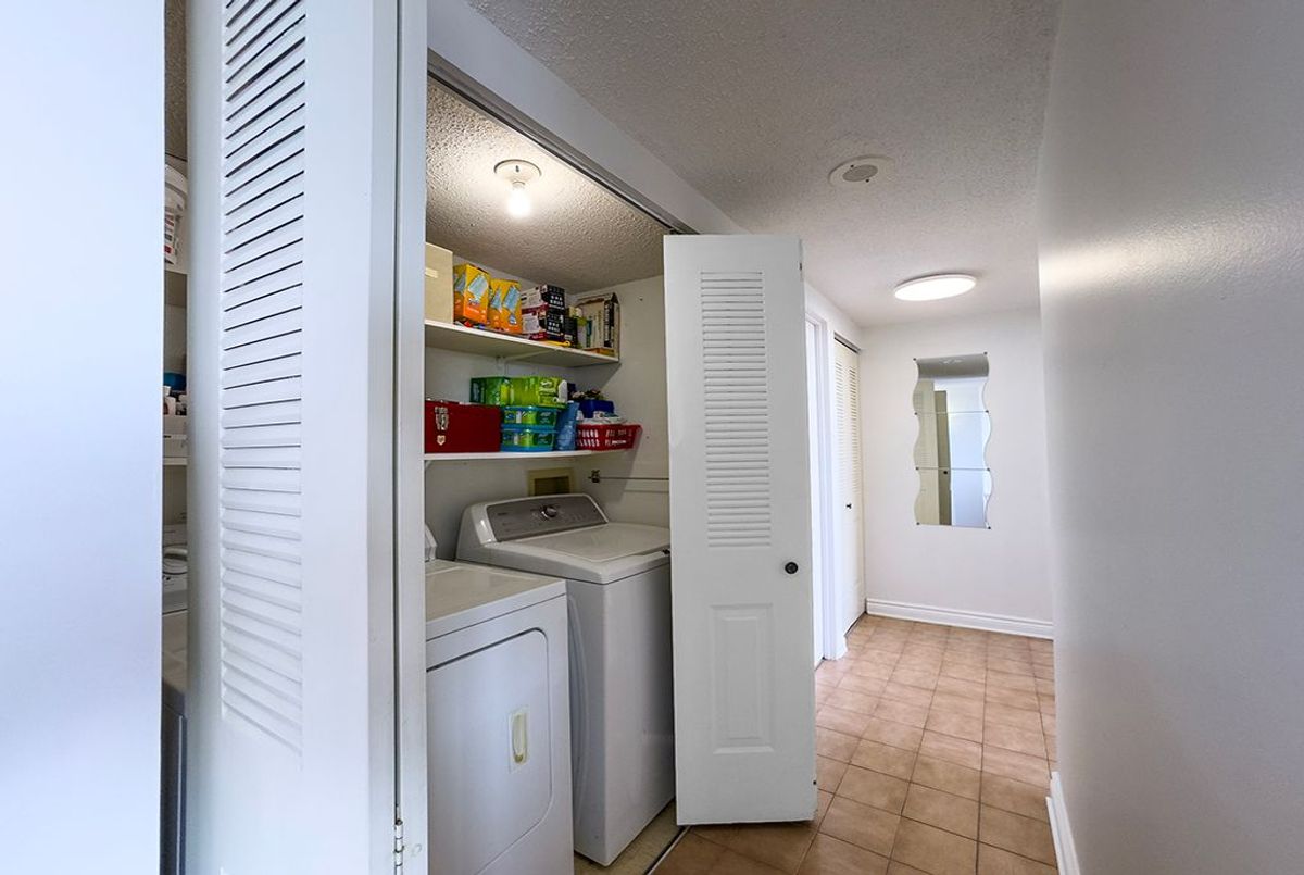 707-2760 Carousel Crescent 707-2760 Carousel Crescent Blossom Park - Airport and Area