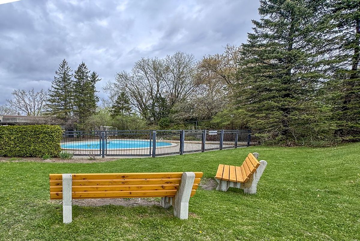 707-2760 Carousel Crescent 707-2760 Carousel Crescent Blossom Park - Airport and Area