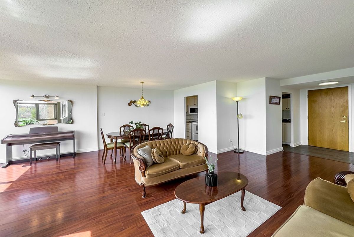 707-2760 Carousel Crescent 707-2760 Carousel Crescent Blossom Park - Airport and Area