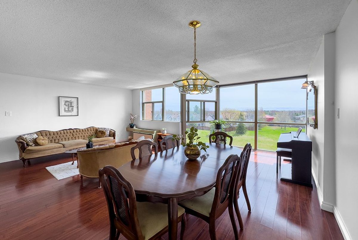 707-2760 Carousel Crescent 707-2760 Carousel Crescent Blossom Park - Airport and Area