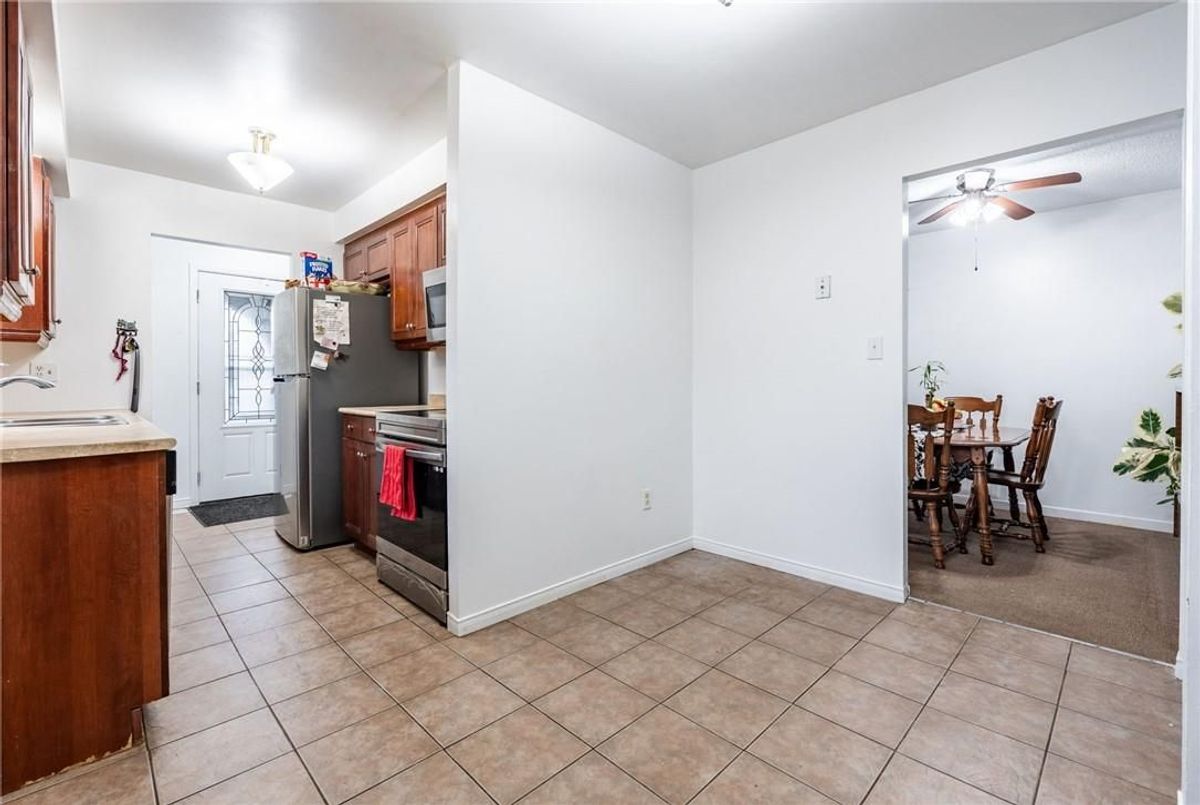 97 Guildwood Drive 97 Guildwood Drive Hamilton