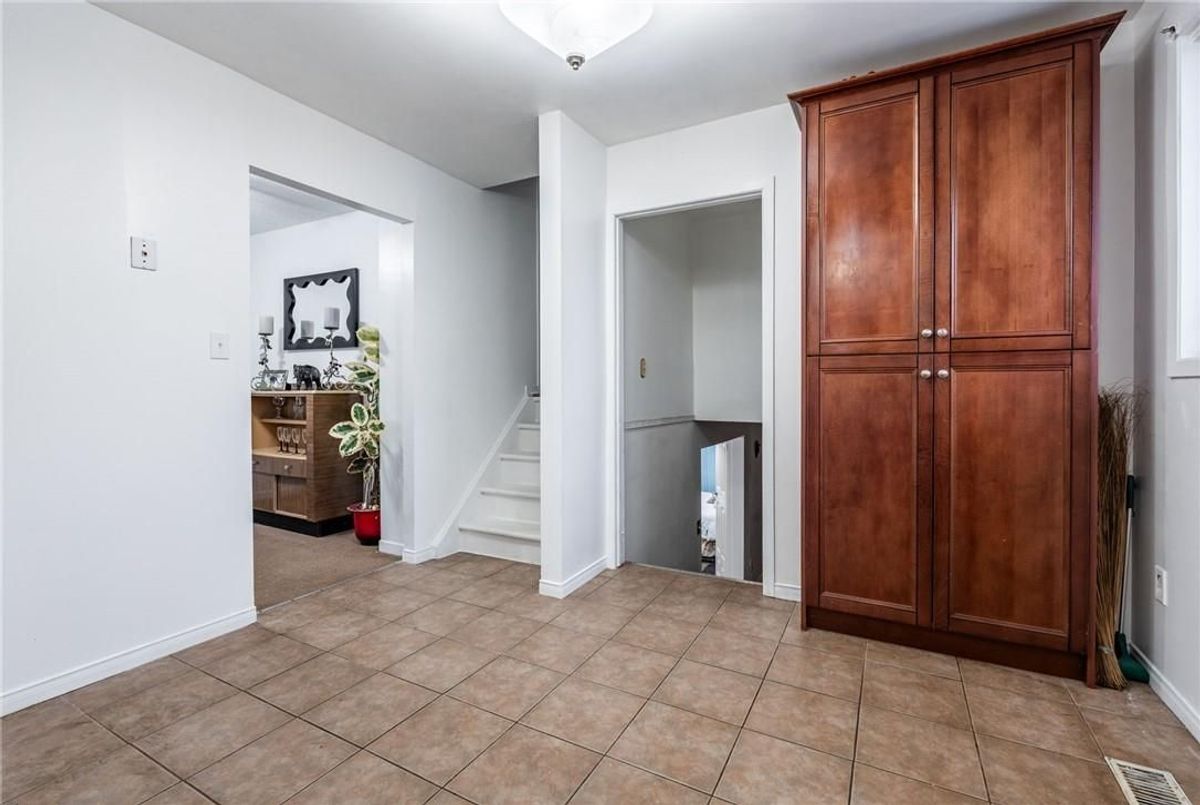 97 Guildwood Drive 97 Guildwood Drive Hamilton