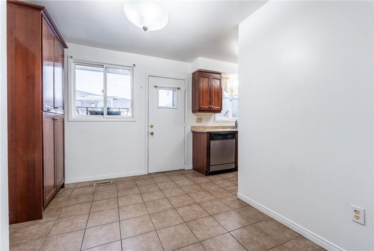 97 Guildwood Drive 97 Guildwood Drive Hamilton
