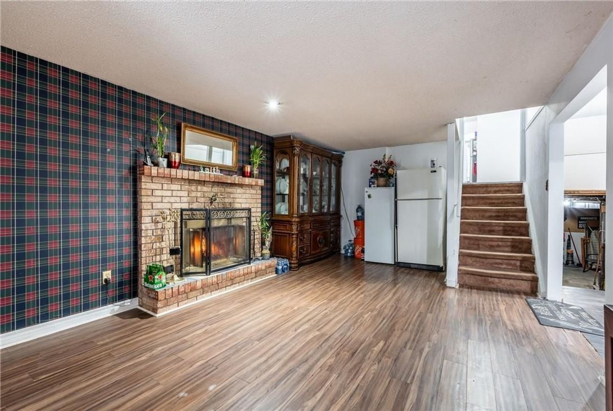 97 Guildwood Drive 97 Guildwood Drive Hamilton