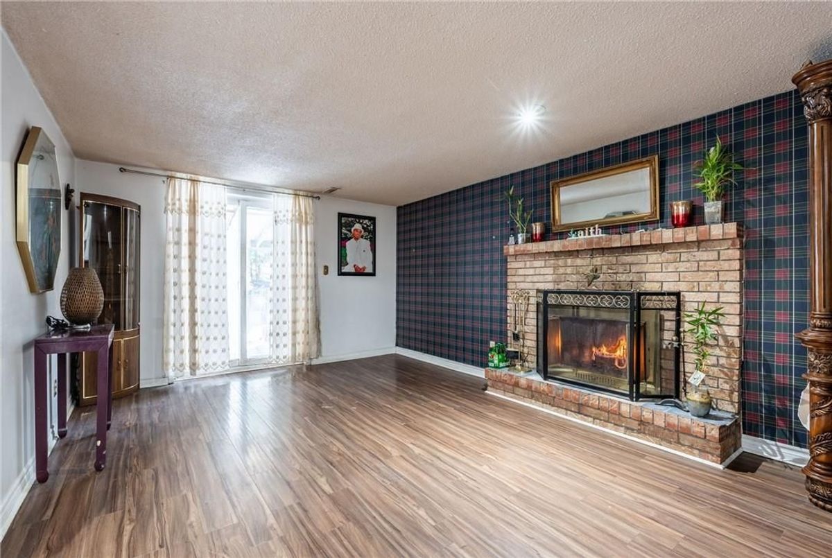 97 Guildwood Drive 97 Guildwood Drive Hamilton