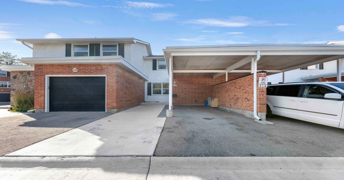 2-405 Keats Way Waterloo