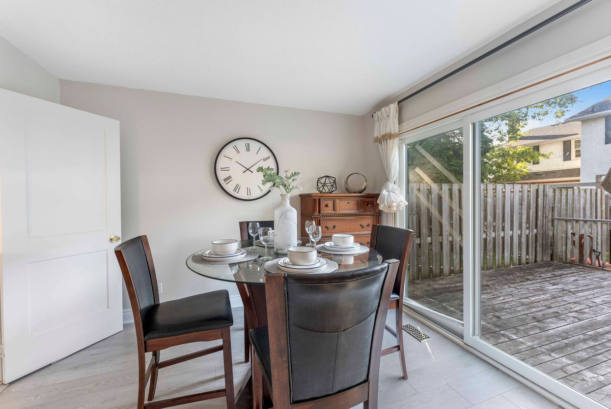 2-405 Keats Way 2-405 Keats Way Waterloo