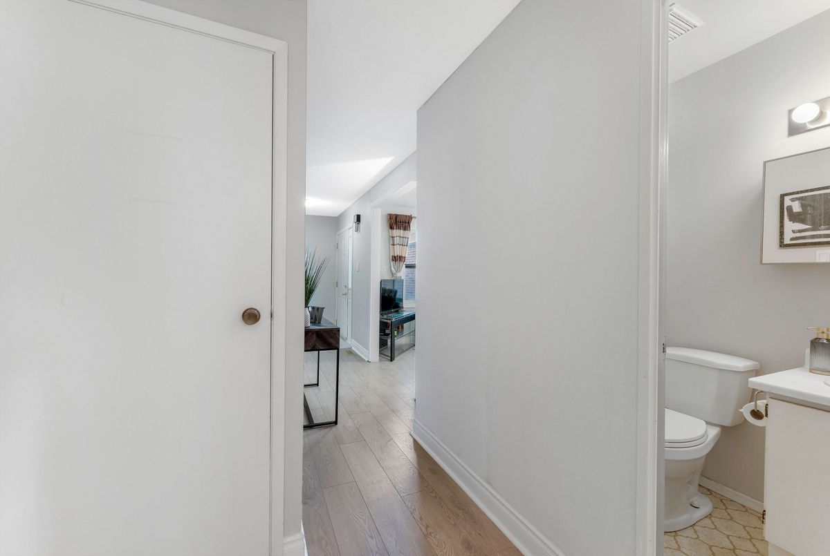 2-405 Keats Way 2-405 Keats Way Waterloo