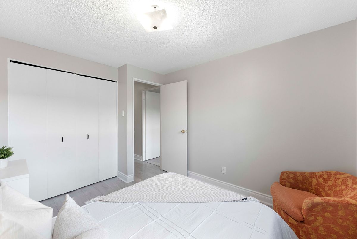 2-405 Keats Way 2-405 Keats Way Waterloo