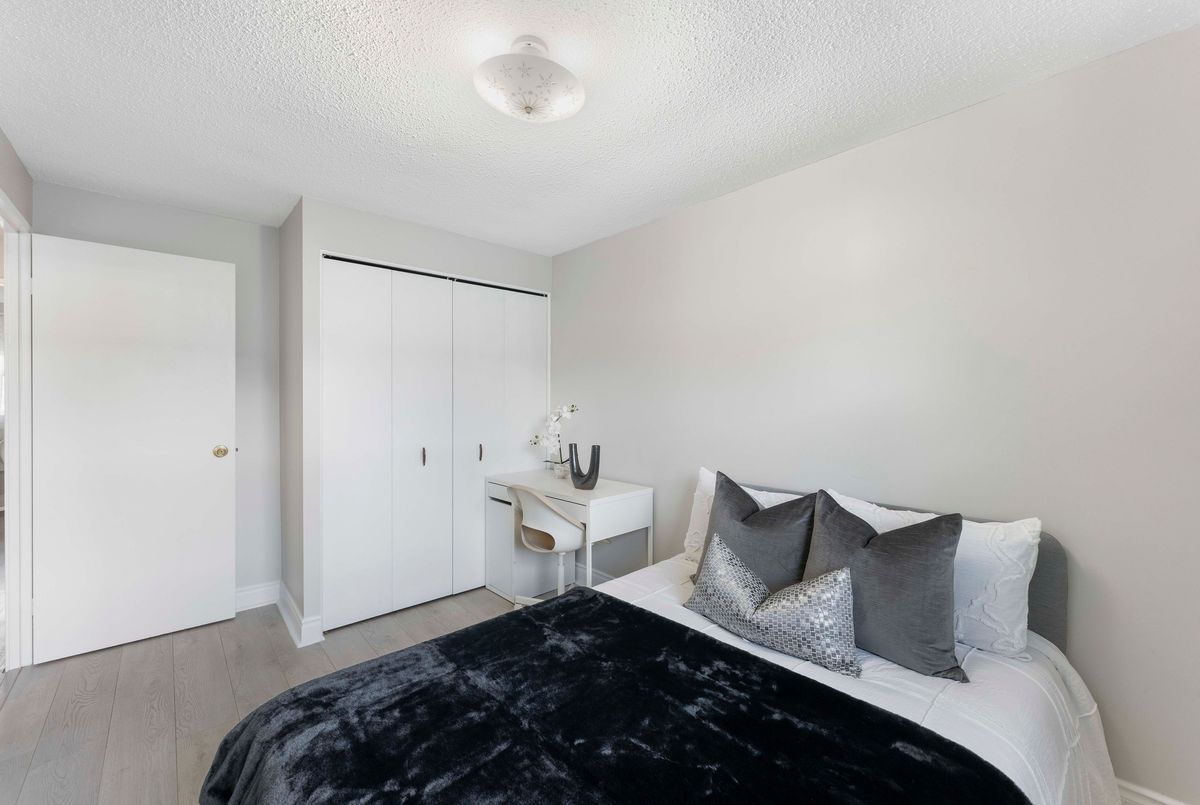 2-405 Keats Way 2-405 Keats Way Waterloo