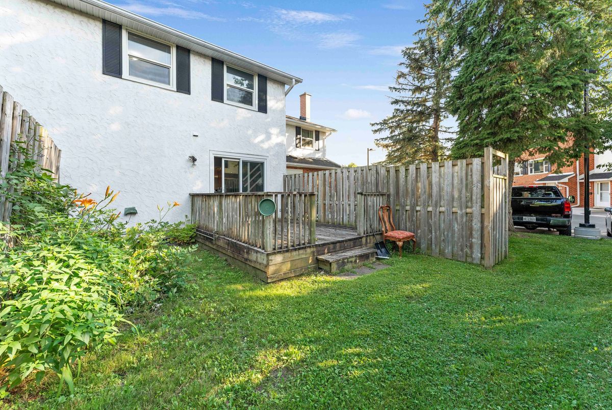 2-405 Keats Way 2-405 Keats Way Waterloo