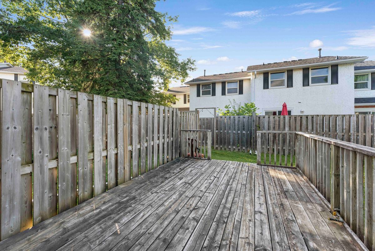 2-405 Keats Way 2-405 Keats Way Waterloo