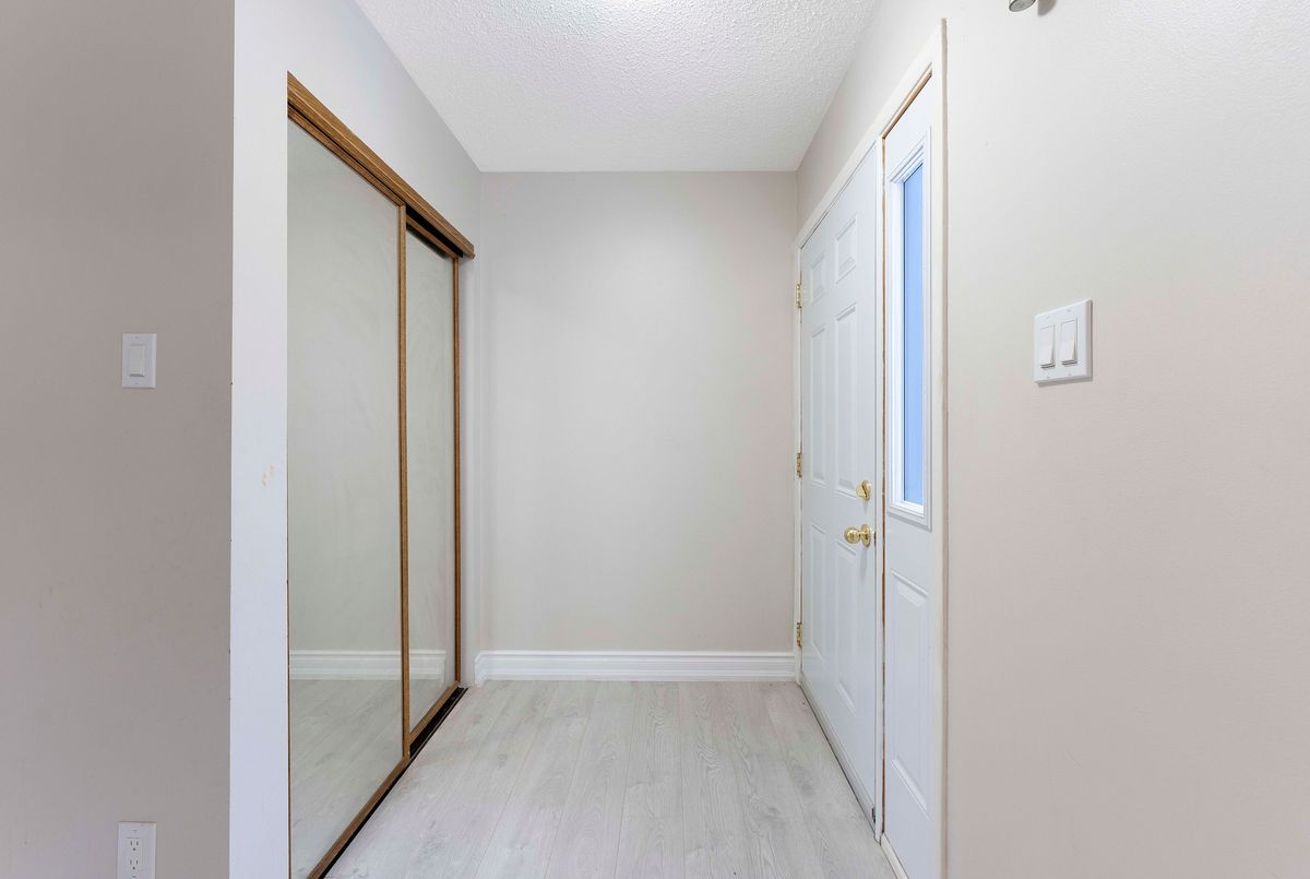 2-405 Keats Way 2-405 Keats Way Waterloo