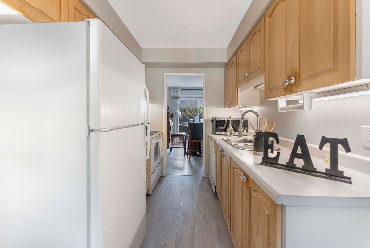 2-405 Keats Way 2-405 Keats Way Waterloo