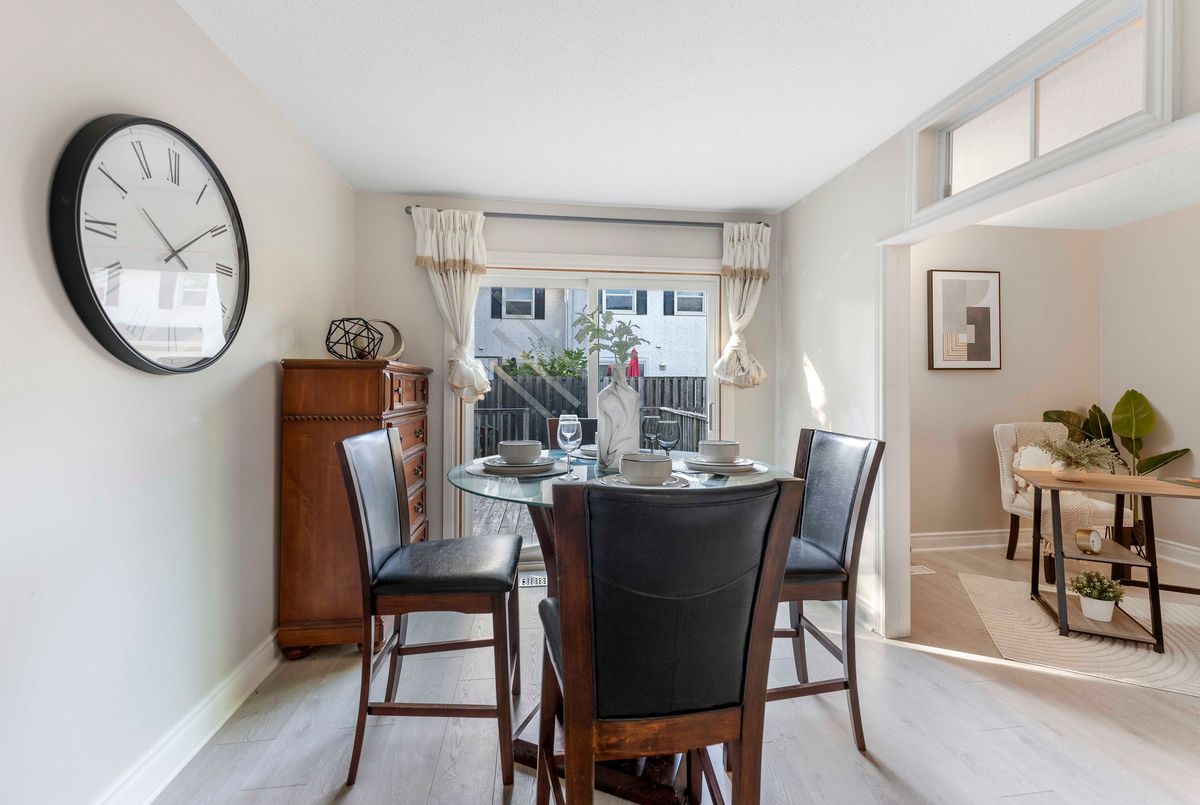 2-405 Keats Way 2-405 Keats Way Waterloo