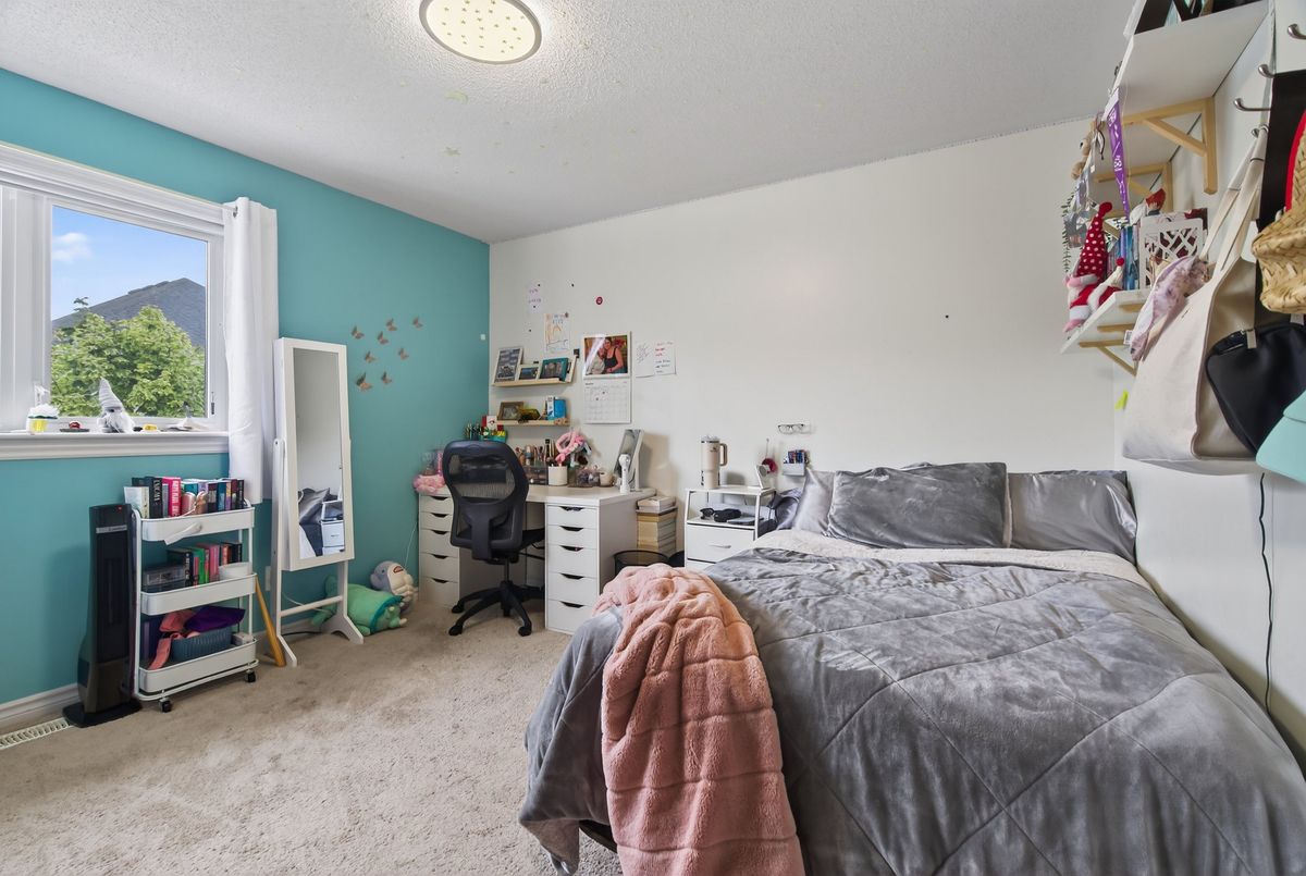 1208 Iris Drive 1208 Iris Drive Kingston
