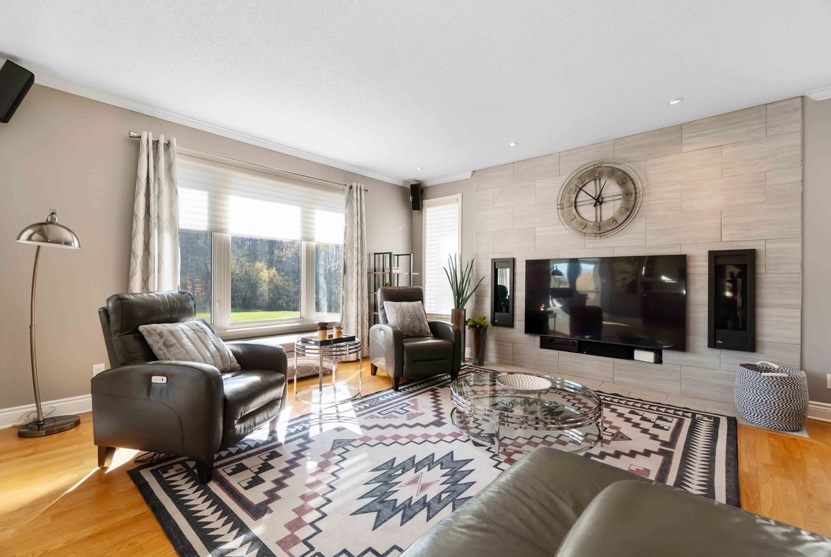 137 Goodman Drive 137 Goodman Drive Kanata