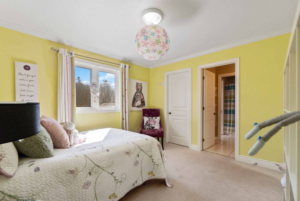 137 Goodman Drive 137 Goodman Drive Kanata