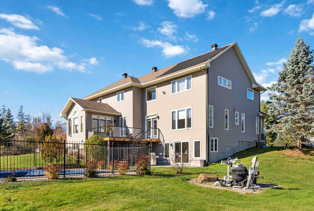 137 Goodman Drive 137 Goodman Drive Kanata