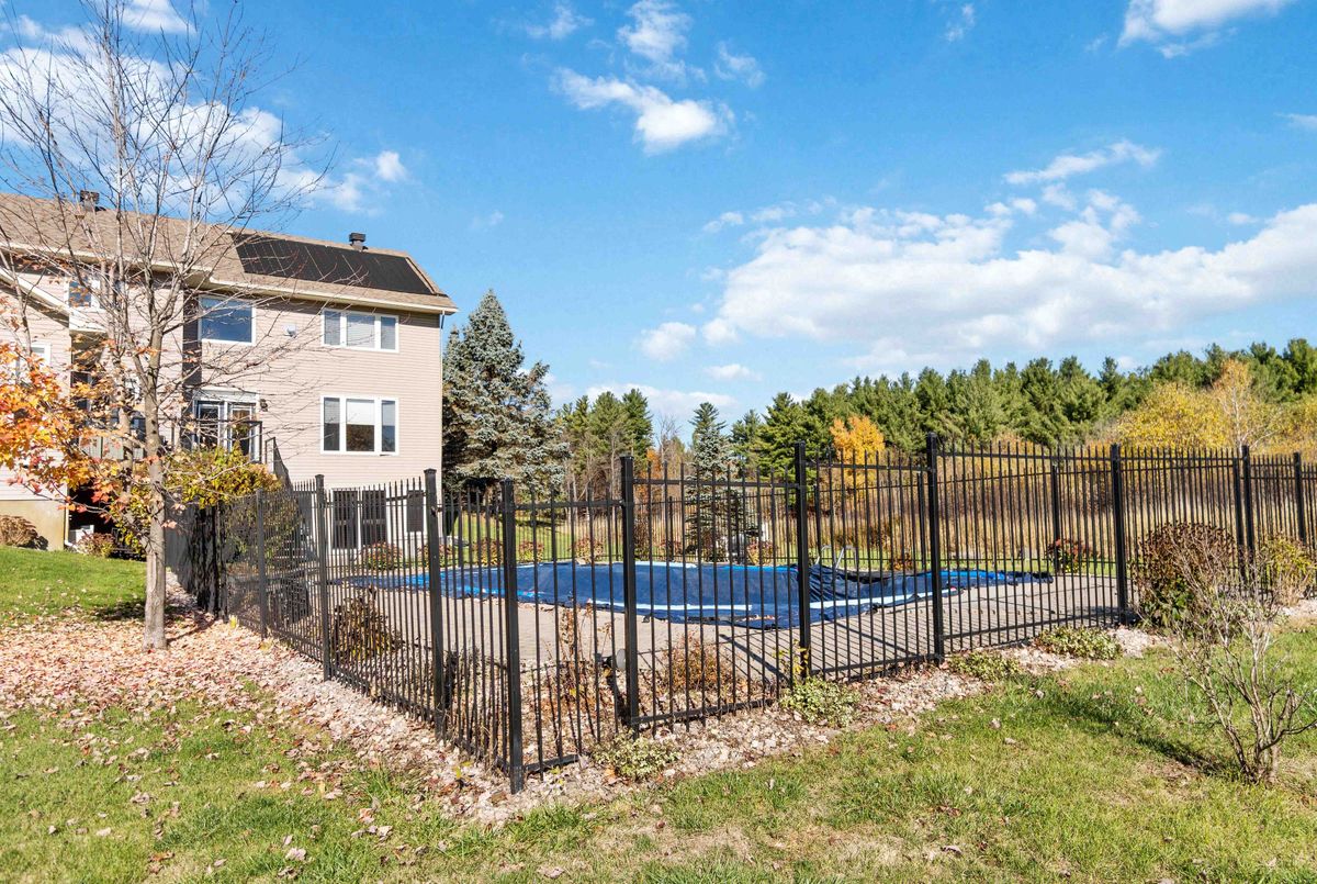 137 Goodman Drive 137 Goodman Drive Kanata