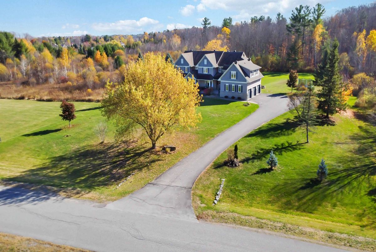 137 Goodman Drive 137 Goodman Drive Kanata