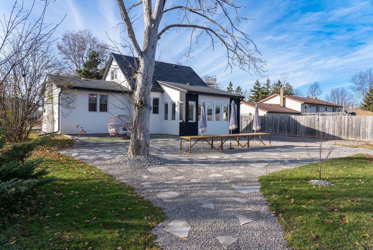 1234 SPEARS Road 1234 SPEARS Road Fort Erie