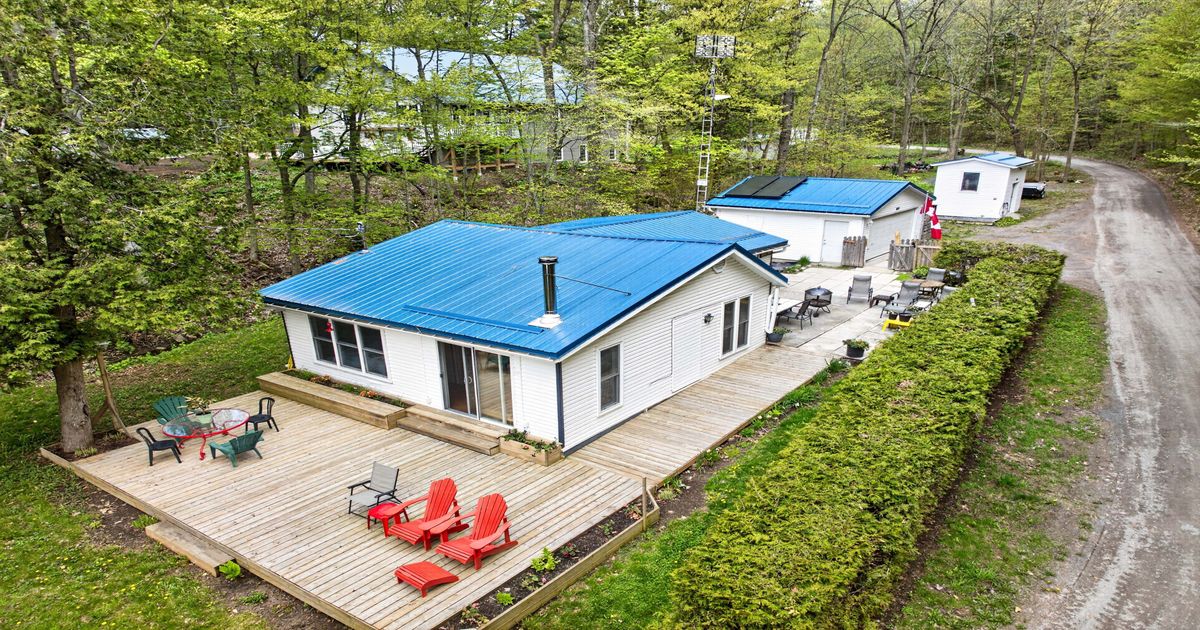1726 Turcotte Lane Kingston