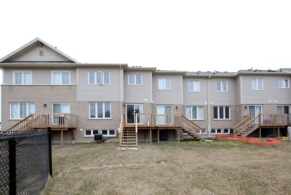 43 Longboat Run W 43 Longboat Run W Brantford