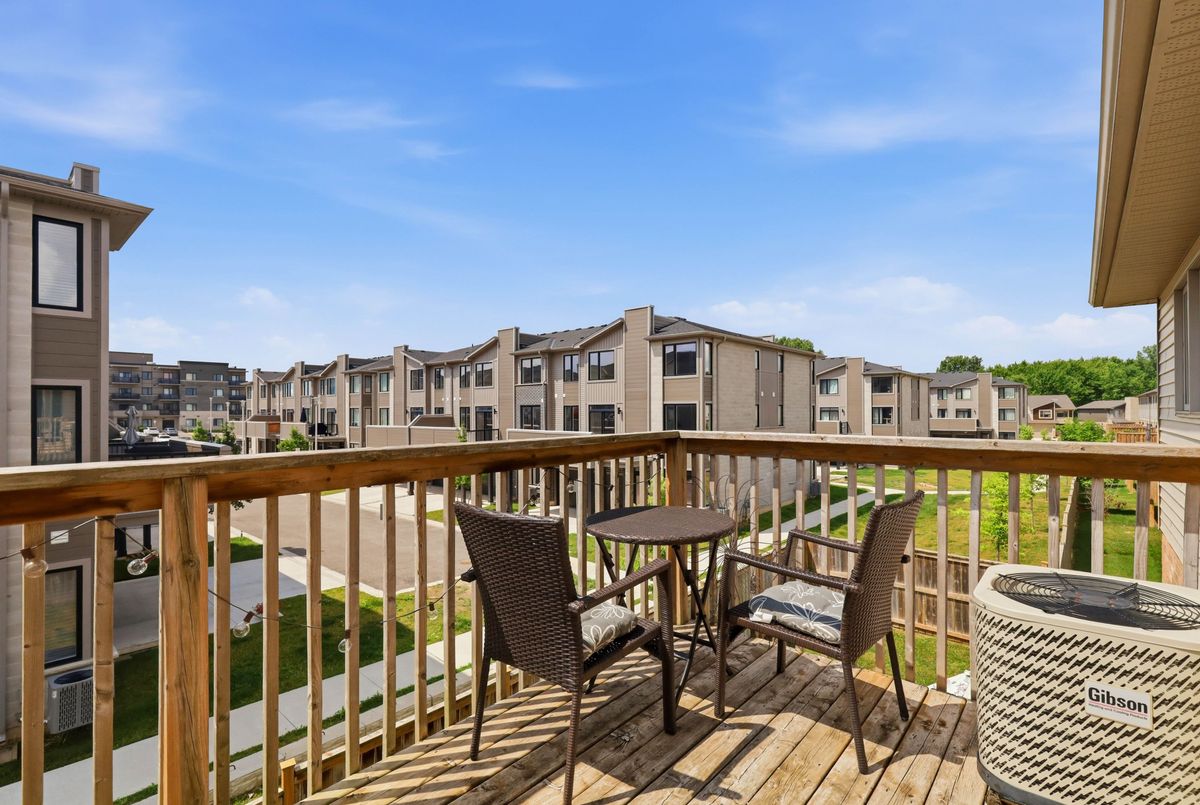 124-3320 Meadowgate Boulevard 124-3320 Meadowgate Boulevard London South