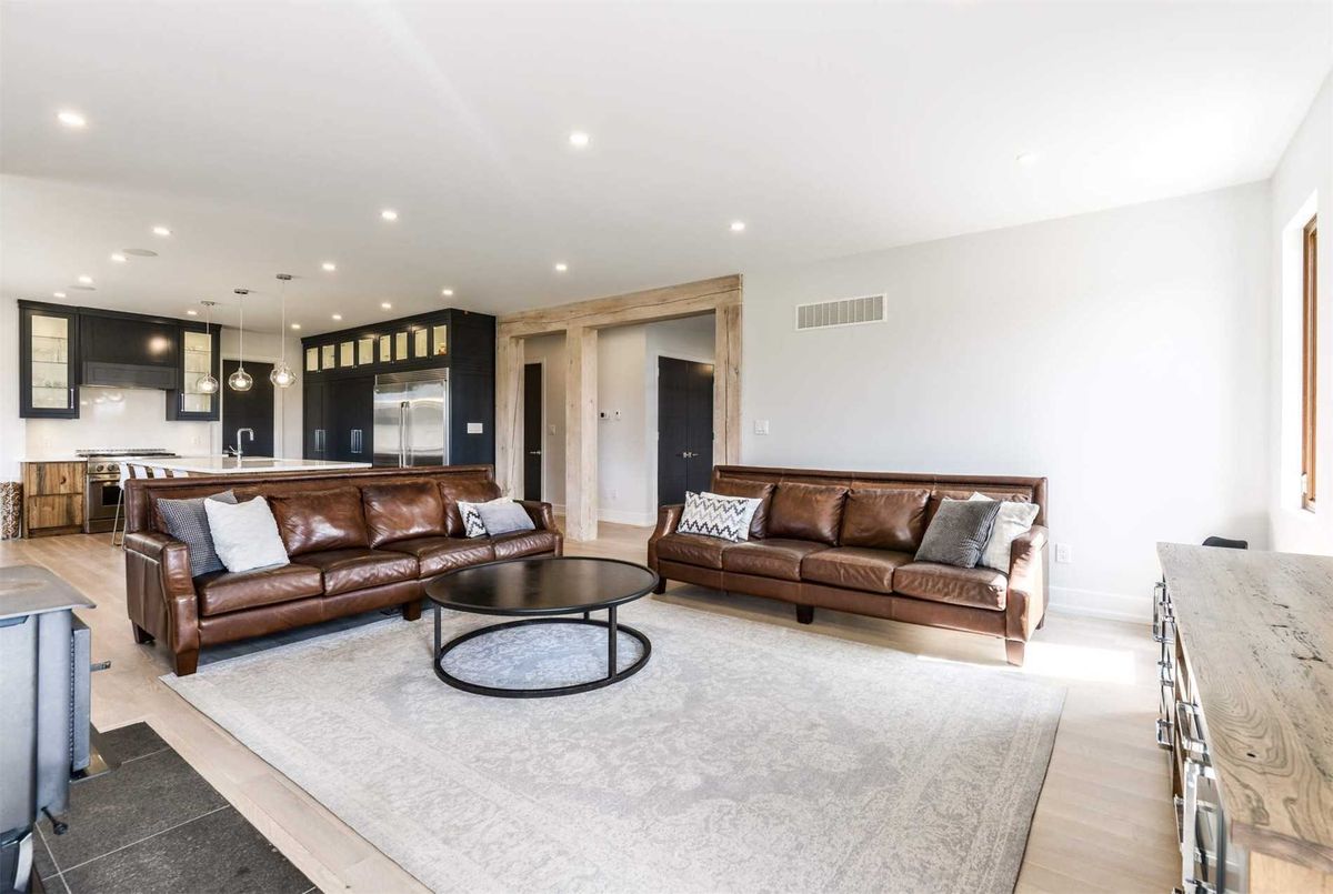 9736 Wellington 42 Rd 9736 Wellington 42 Rd Erin