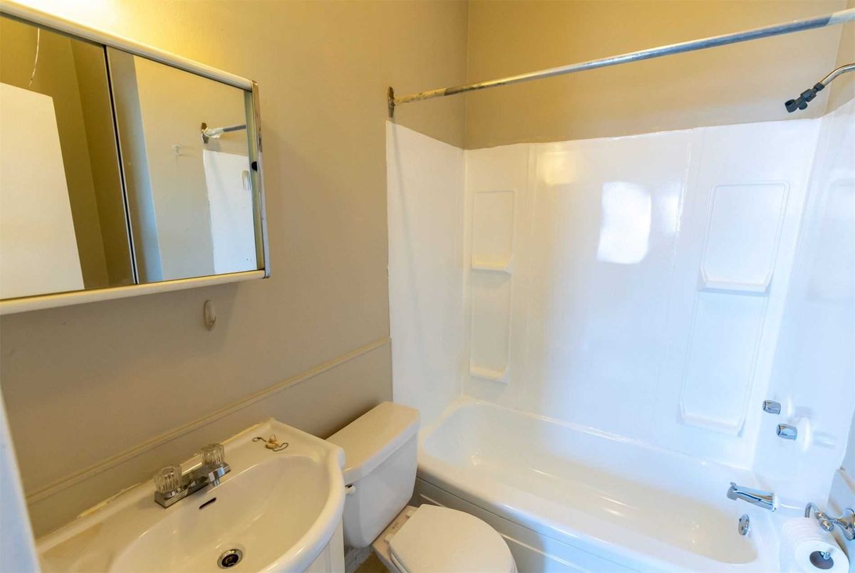 103 Moffatt St 103 Moffatt St St. Catharines