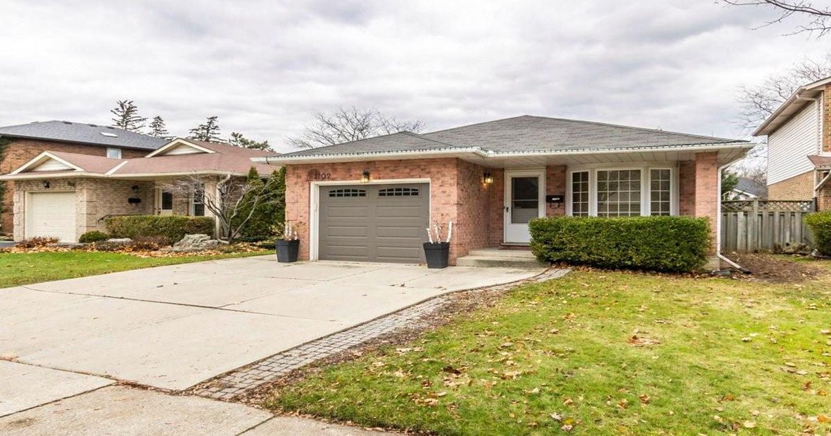 1102 Stephenson Drive  Burlington