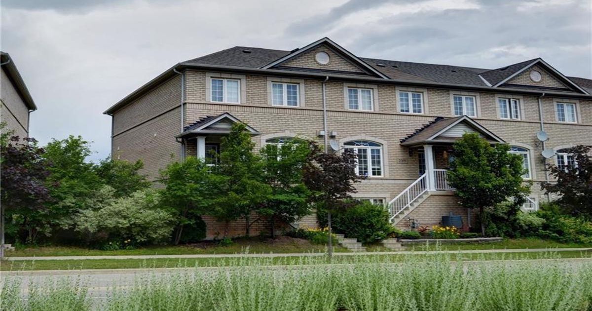2313 Sutton Drive  Burlington