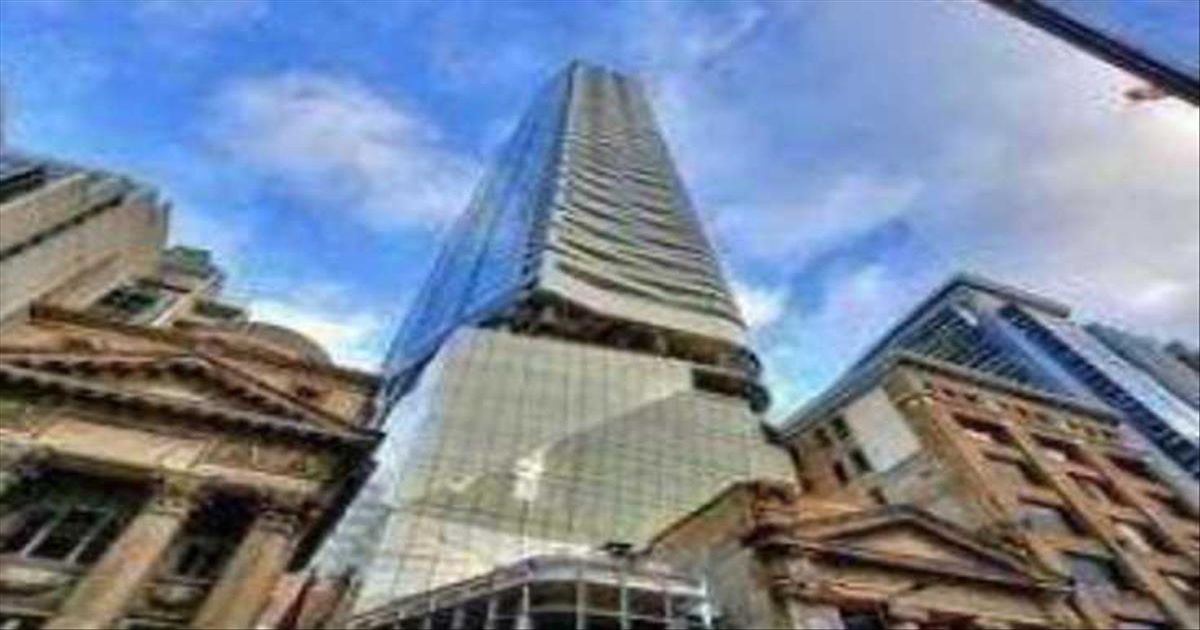 3110 197 YONGE ST Toronto