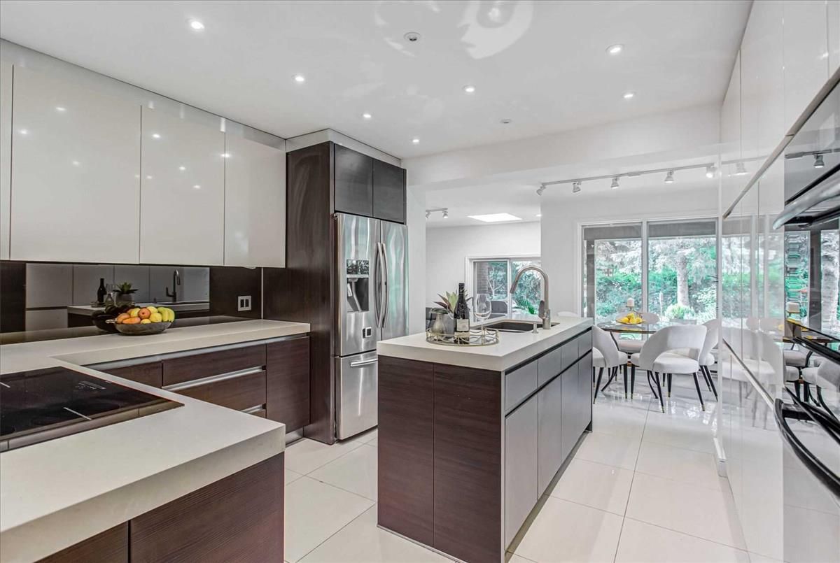 772 Lawrence Ave 772 Lawrence Ave