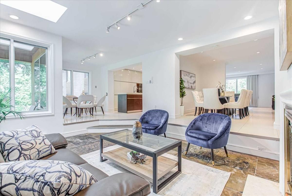 772 Lawrence Ave 772 Lawrence Ave