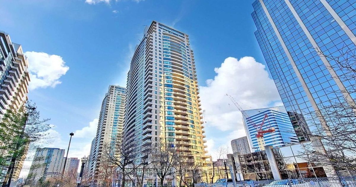 23 Hollywood Ave Toronto