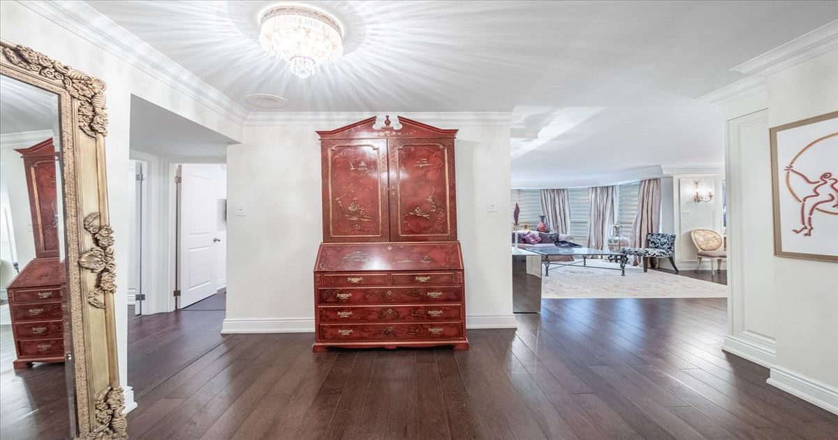 65 Spring Garden Avenue Toronto