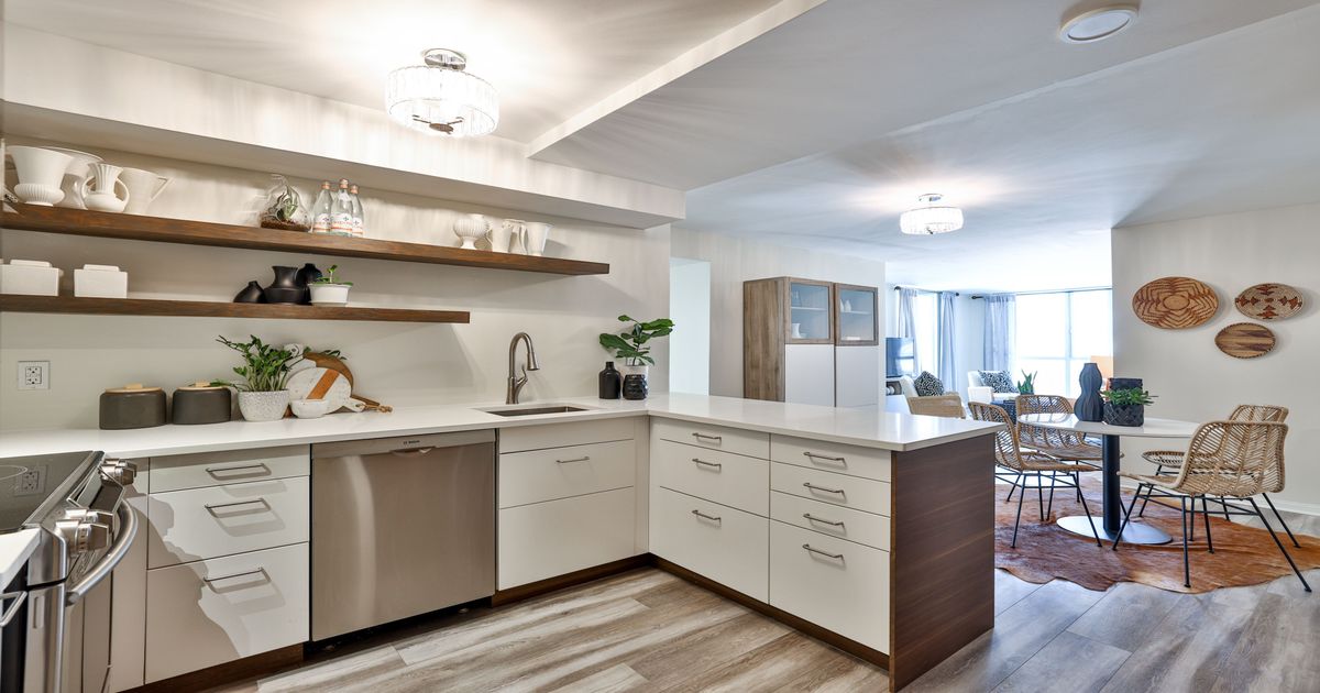 398 Eglinton Avenue E Toronto
