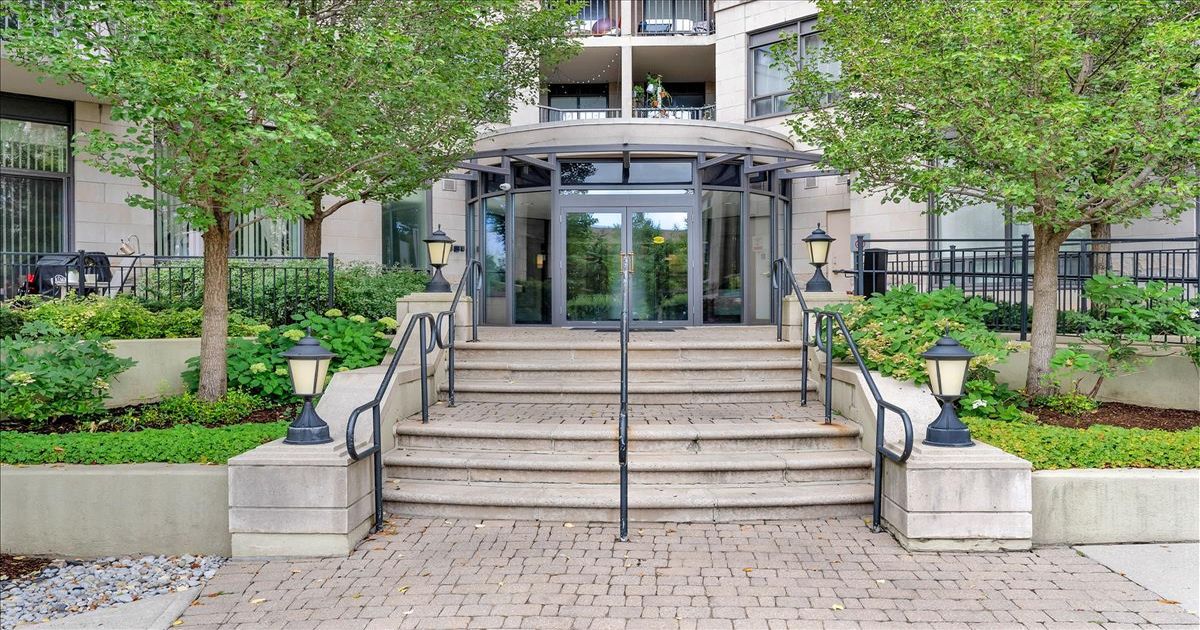 16 Dallimore Circle Toronto
