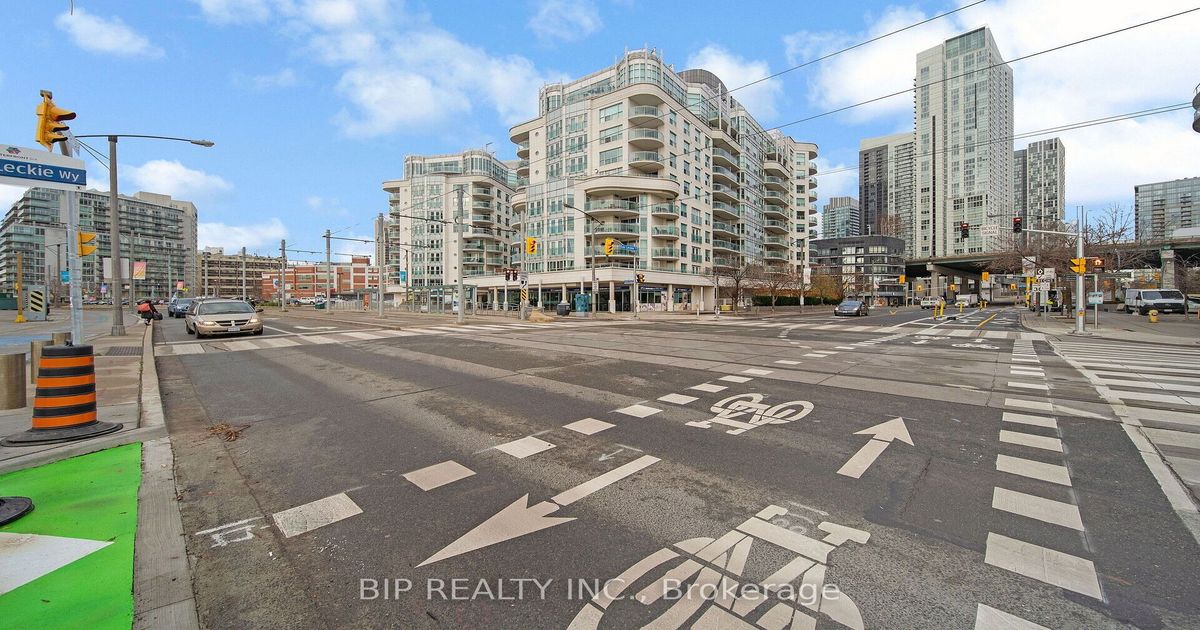 600 Queens Quay W Toronto