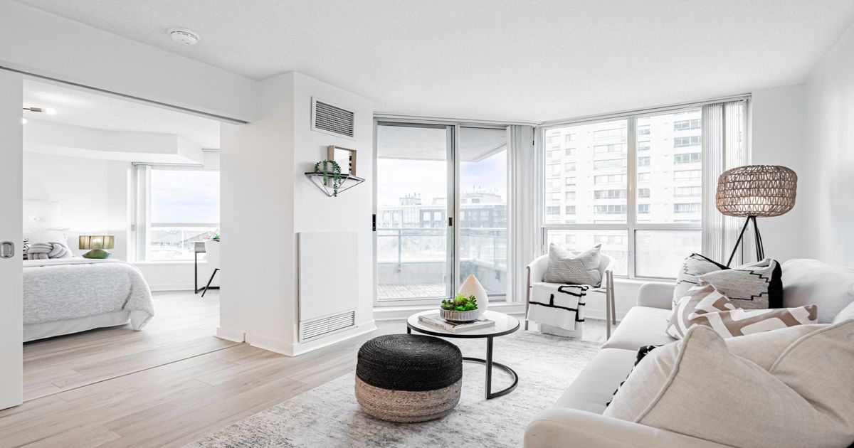 230 Queens Quay W Toronto