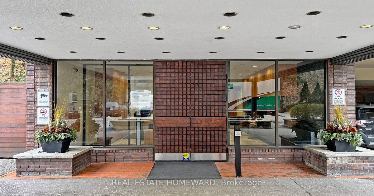 120 Rosedale Valley Rd Toronto