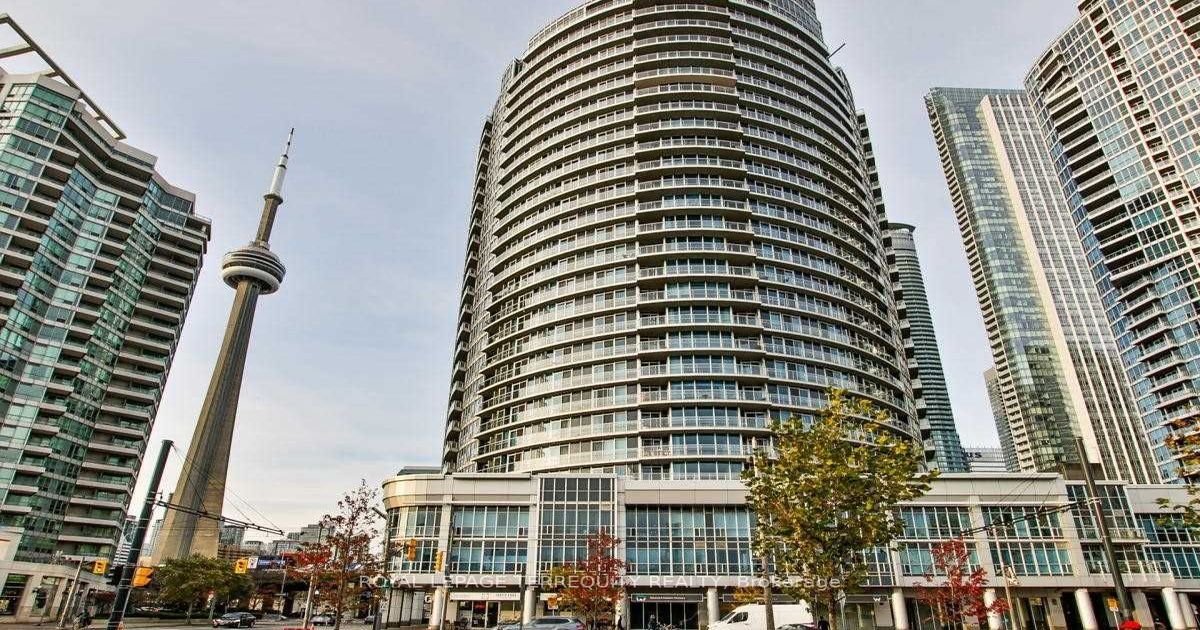 218 Queens Quay W Toronto