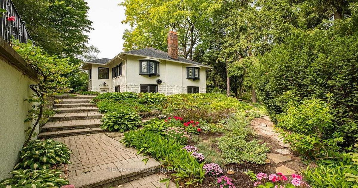 11 Donwoods Dr Toronto