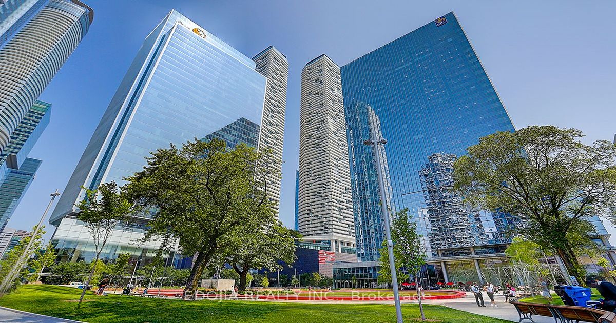 88 harbour St Toronto